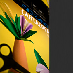 Cartoncino CartaCrea - 35 x 50 cm - 220 gr - nero 115 - Fabriano - blister 10 fogli