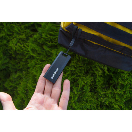 Goodram SSDR-GMRE-02T-K0, 2 TB, M.2, 3.2 Gen 2 (3.1 Gen 2), 2000 MB/s, Nero