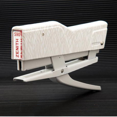 Zenith 590 TECH cucitrice a pinza